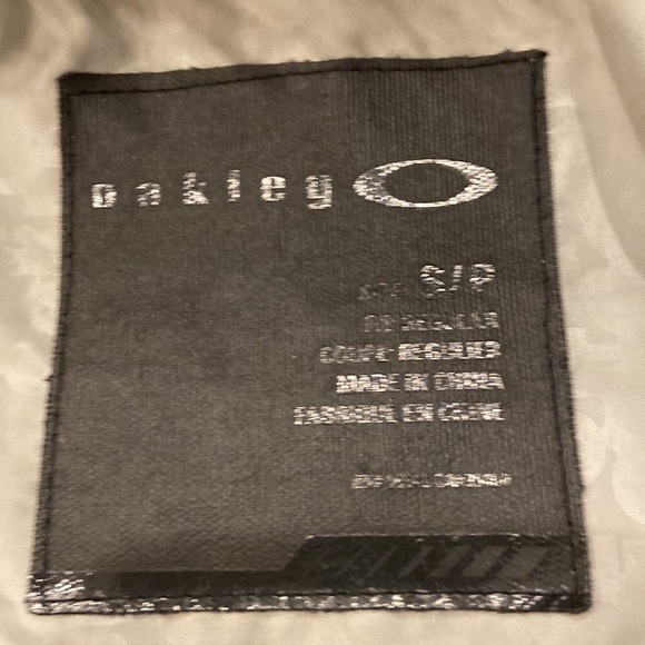 Oakley Ski Jacket size small - Picture 6 of 13